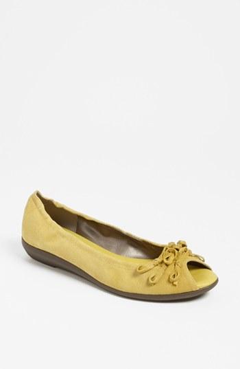 The Flexx 'bow Commotion' Peep Toe Flat Yellow Lizard