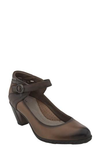 Women's Earth Garnet Ankle Strap Pump M - Brown