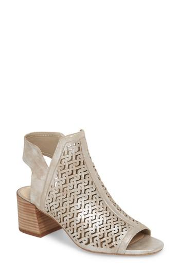 Women's Vince Camuto Sternat Sandal M - Beige