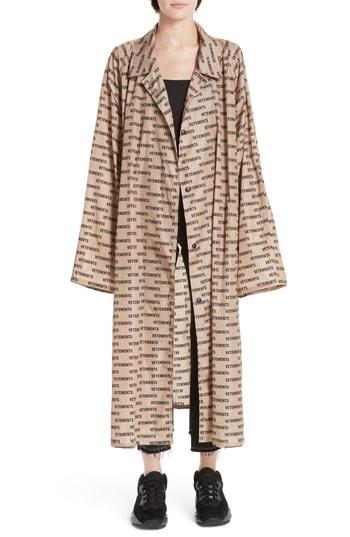 Women's Vetements Logo Waterproof Car Coat, Size - Beige