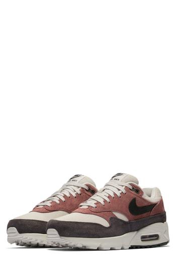 Women's Nike Air Max 90/1 Sneaker M - Brown