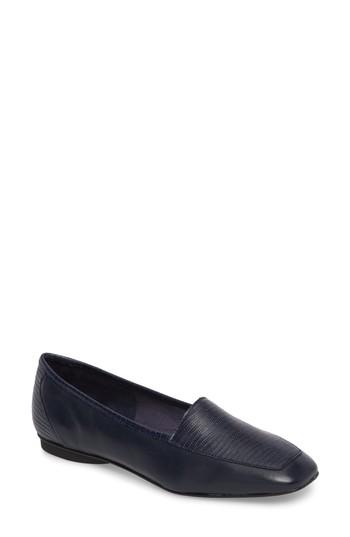 Women's Donald J Pliner Deedee Apron Toe Flat M - Blue