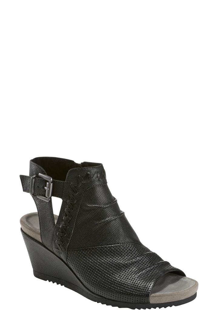 Women's Earth Bonaire Wedge Sandal M - Black