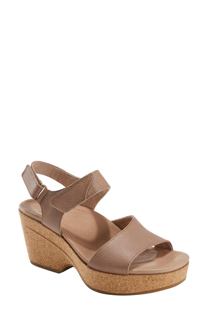Women's Earth Kella Platform Sandal M - Beige