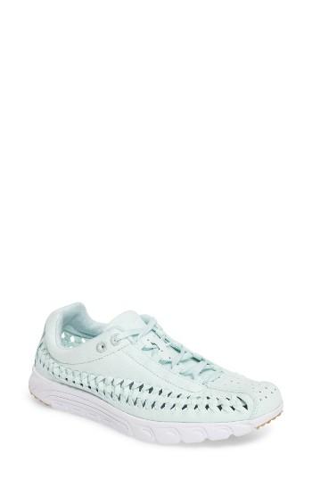 Women's Nike Mayfly Woven Qs Sneaker M - Blue