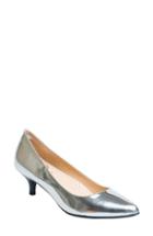 Women's Ukies Phyllis Kitten Heel Pump M - Grey