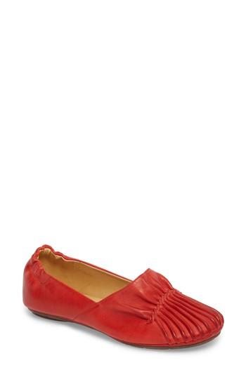 Women's Chocolat Blu Cam Ii Pleated Flat M - Red