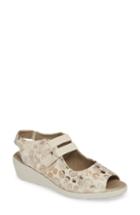 Women's Cloud Harper Slingback Sandal .5-7us / 37eu - Beige