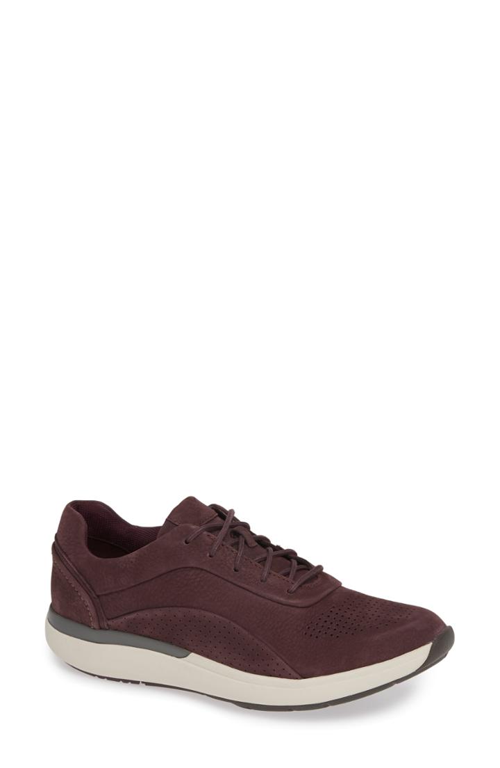 Women's Clarks Un Cruise Lace-up Sneaker M - Burgundy