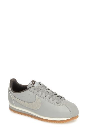 Women's Nike Cortez Running Shoe .5 M - Metallic