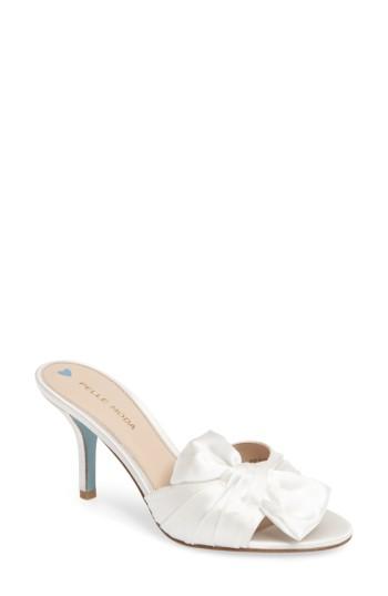 Women's Pelle Moda Riri Sandal .5 M - White
