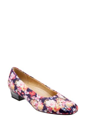 Women's Trotters 'doris' Pump M - Ivory