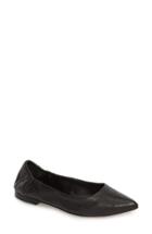 Women's Isola Padra Pointy Toe Flat M - Black
