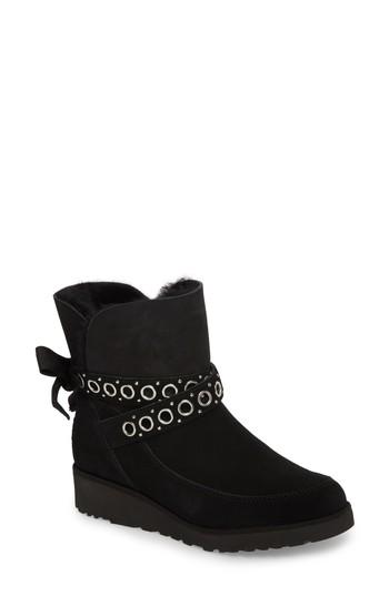 Women's Ugg Alisia Grommet Bow Boot .5 M - Black