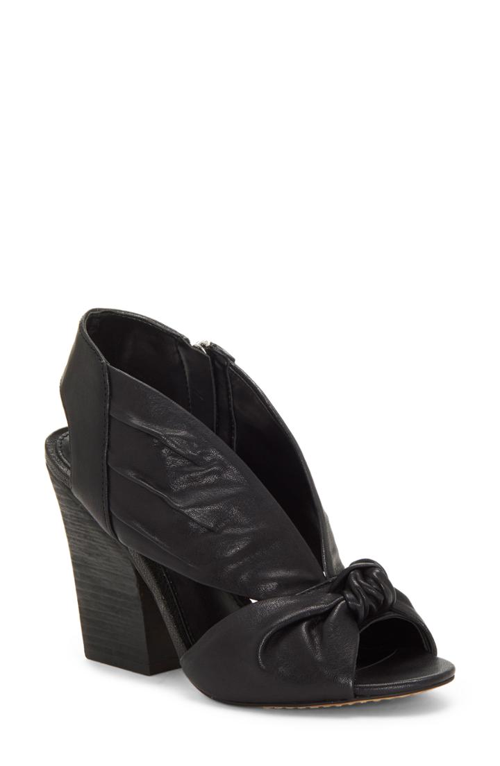 Women's Vince Camuto Kerra Sandal M - Black