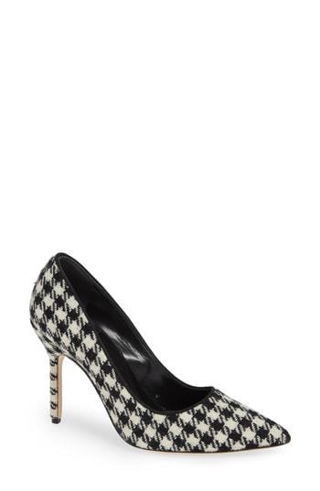 Women's Manolo Blahnik Bb Pointy Toe Pump Us / 35eu - Black