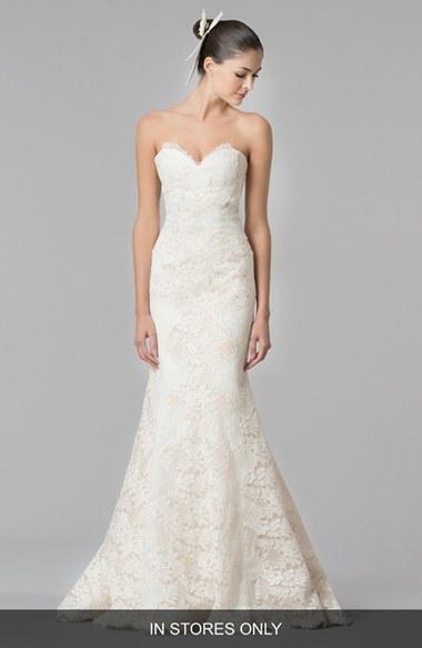 Women's Carolina Herrera 'dahlia' Strapless Lace Trumpet Gown