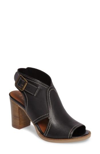 Women's Bella Vita Viv Block Heel Sandal .5 N - Black