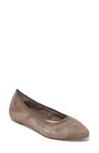 Women's Me Too Arianna Pointy Toe Flat M - Grey
