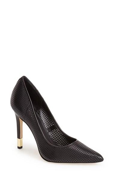 Women's Guess 'rabbit' Pointy Toe Pump, Size