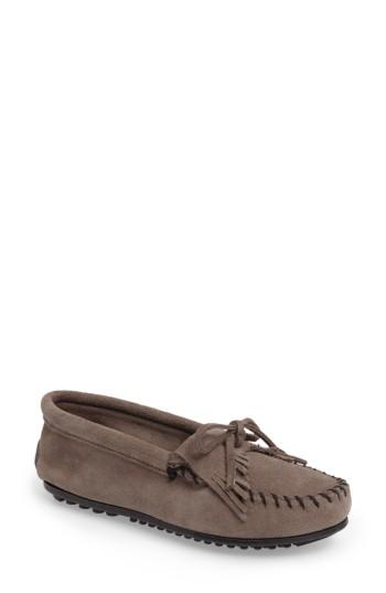 Women's Minnetonka 'kilty' Suede Moccasin .5 W - Grey