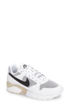 Women's Nike Air Pegasus 92/16 Sneaker .5 M - White