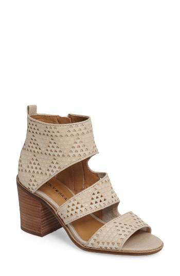 Women's Lucky Kabott Block Heel Sandal .5 M - Beige