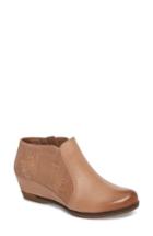 Women's Dansko Luanna Wedge Bootie .5-6us / 36eu M - Beige