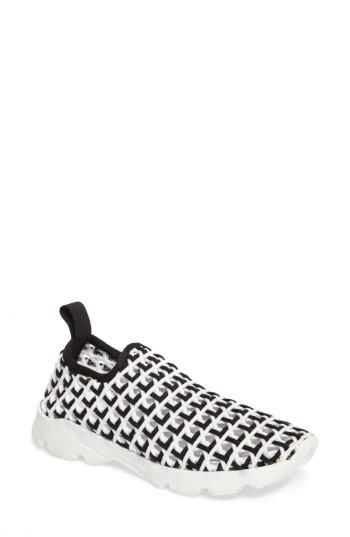 Women's Tony Bianco Willow Open Knit Sneaker M - Black