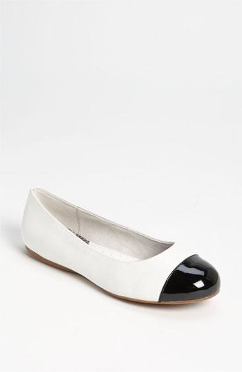 Women's Softwalk 'napa' Flat N - White