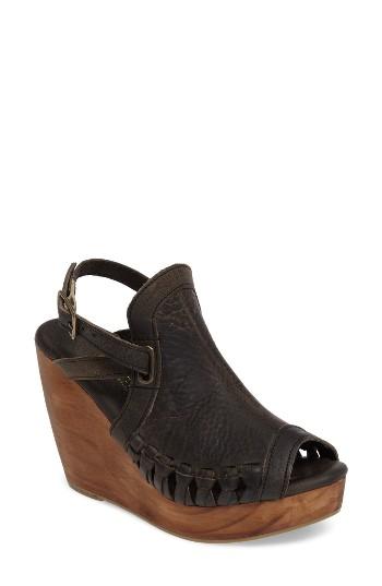 Women's Very Volatile Carry Wedge Sandal B - Grey