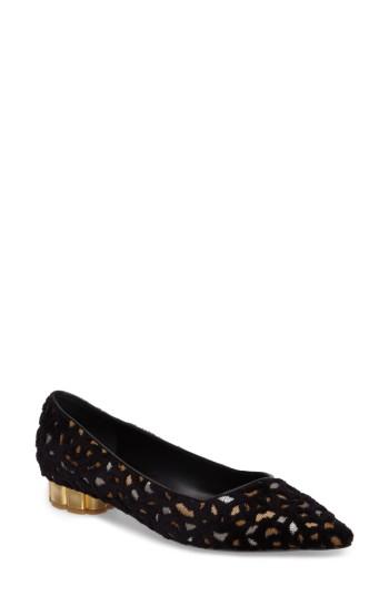 Women's Salvatore Ferragamo Bari Flower Heel Flat .5 B - Black