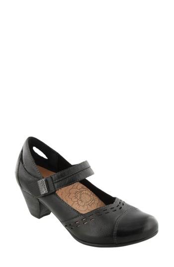 Women's Taos Stunner Laser Cutout Mary Jane Pump M - Black