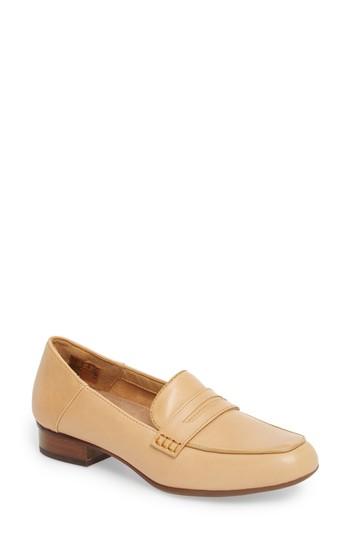 Women's Clarks Keesha Cora Penny Loafer .5 M - Beige