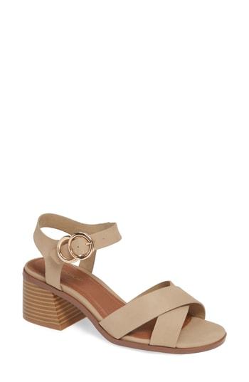 Women's Topshop Deedee Block Heel Sandal .5us / 35eu M - Beige