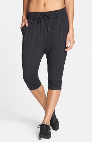Nike 'avant Move' Dri-fit Harem Capris Womens Black Size