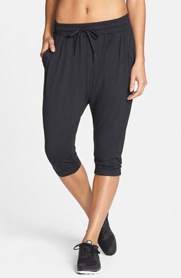 Nike 'avant Move' Dri-fit Harem Capris Womens Black Size