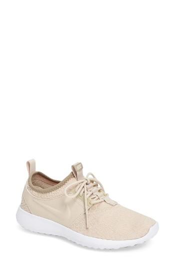 Women's Nike Juvenate Se Sneaker .5 M - Beige