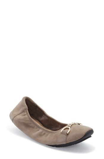 Women's Me Too Brielle Flat .5 M - Brown