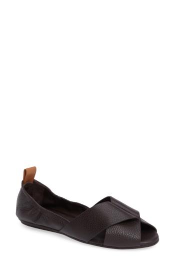 Women's Mercedes Castillo Amaia Flat .5 M - Brown