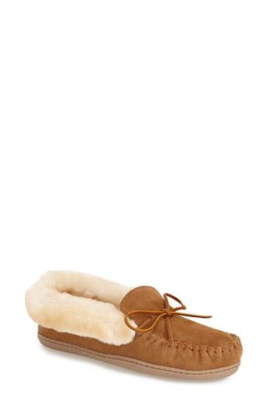 Women's Minnetonka 'alpine' Genuine Shearling Moccasin Slipper M - Beige