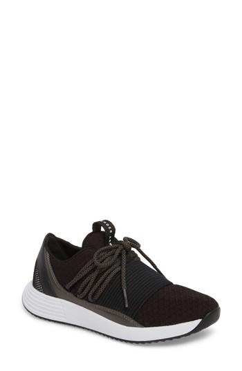 Women's Under Armour Breathe Low Top Sneaker M - Black