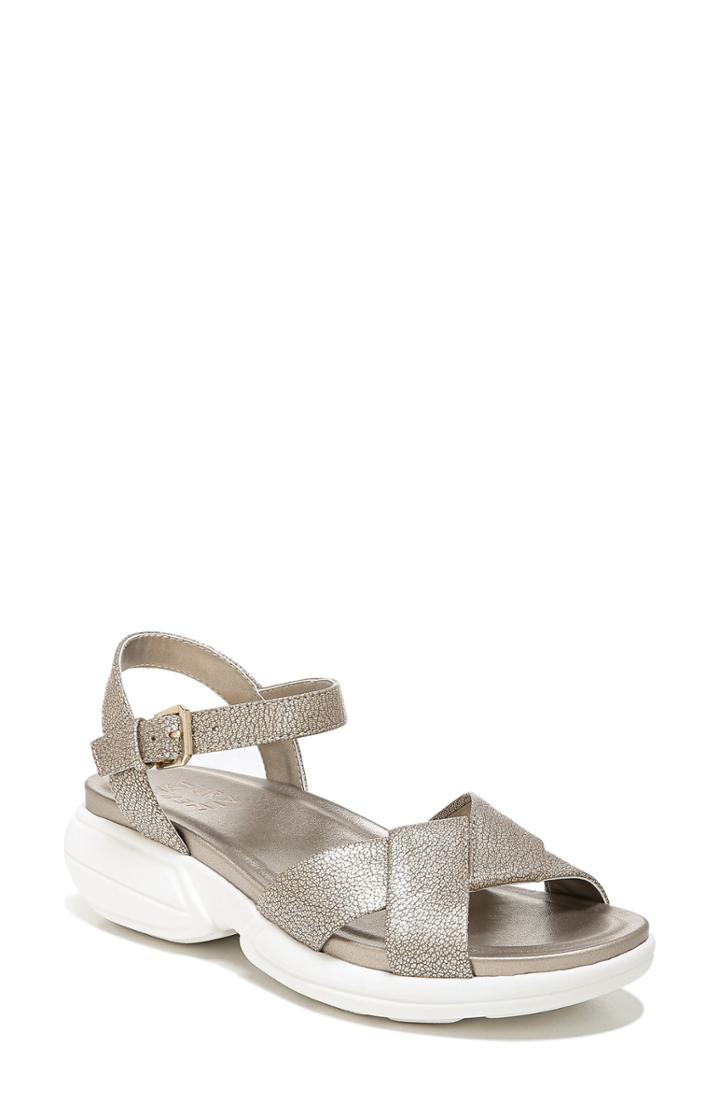 Women's Naturalizer Finlee Sandal .5 M - Metallic
