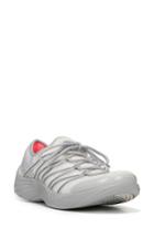 Women's Bzees Tender Sneaker M - White