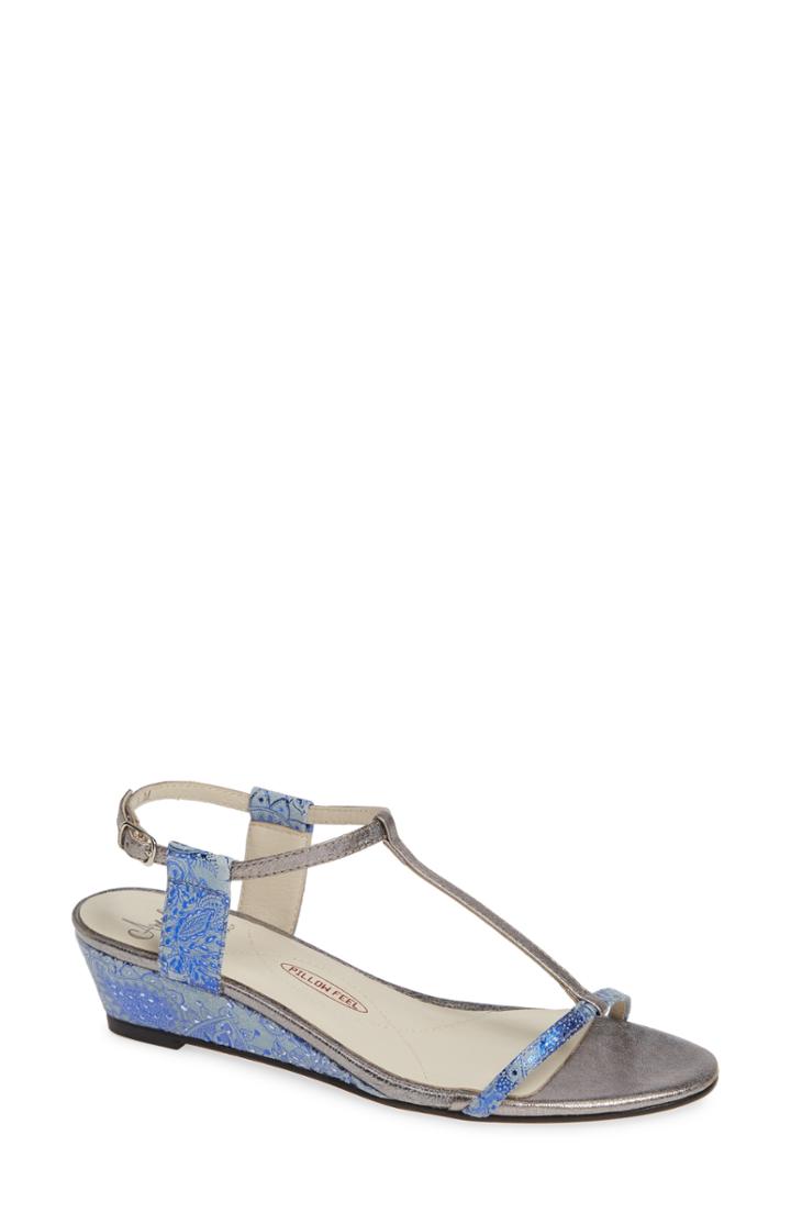 Women's Amalfi By Rangoni Mondale T-strap Wedge Sandal .5 M - Grey