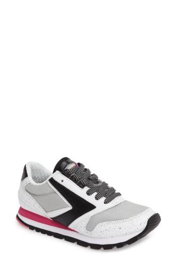 Women's Brooks 'chariot' Sneaker .5 B - Metallic