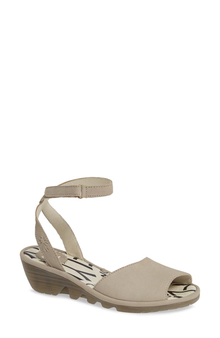 Women's Fly London Pato Wedge Sandal .5-6us / 36eu - Beige