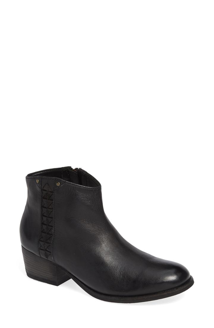 Women's Clarks Maypearl Fawn Bootie .5 M - Black