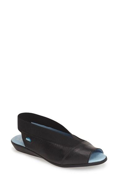 Women's Cloud 'caliber' Peep Toe Leather Flat Us / 40eu - Black