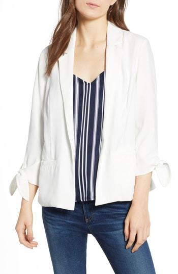 Women's Cupcakes And Cashmere Aiko Satin Crepe Blazer - Ivory